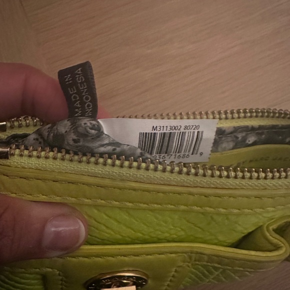 Marc by Marc Jacobs acid lemon bag. - Picture 7 of 9